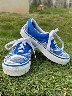 Van's Off The Wall Skate Shoes ,Youth Size 11,Blue Camo, 507698